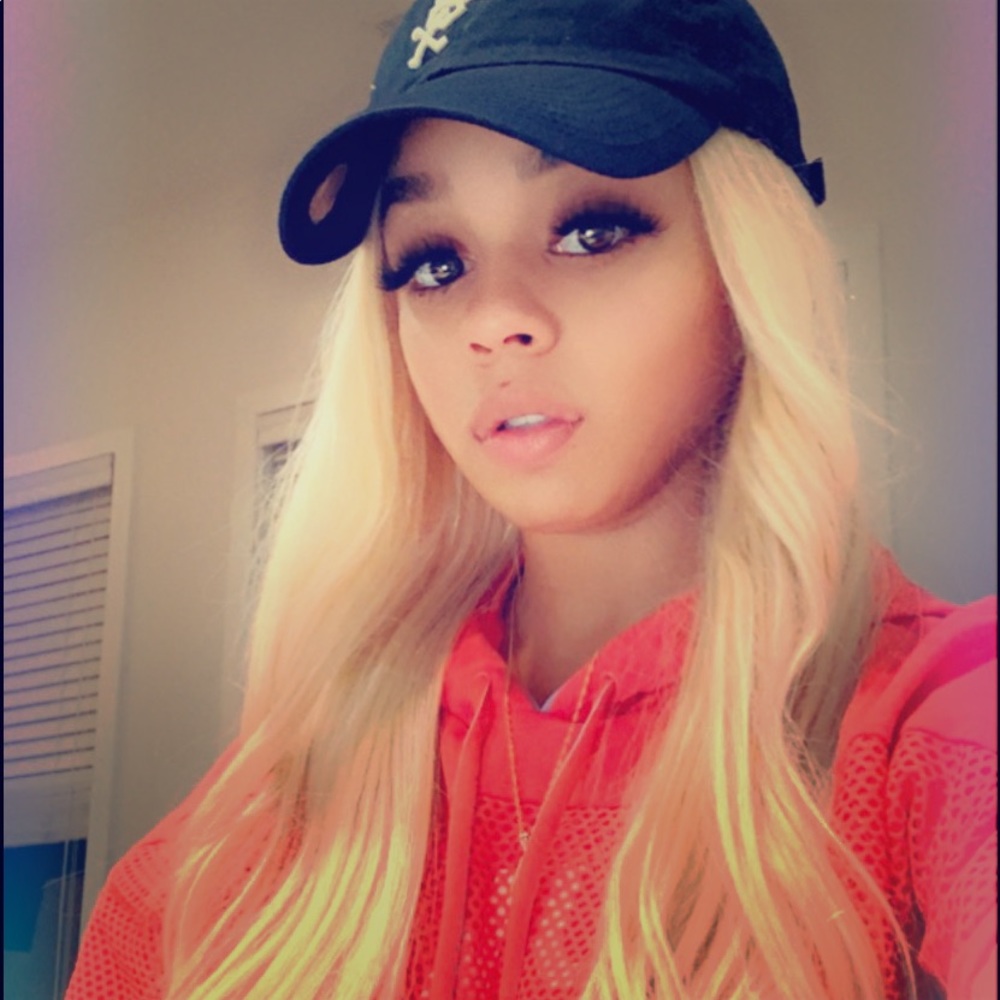 Meet your Posher, Ashley